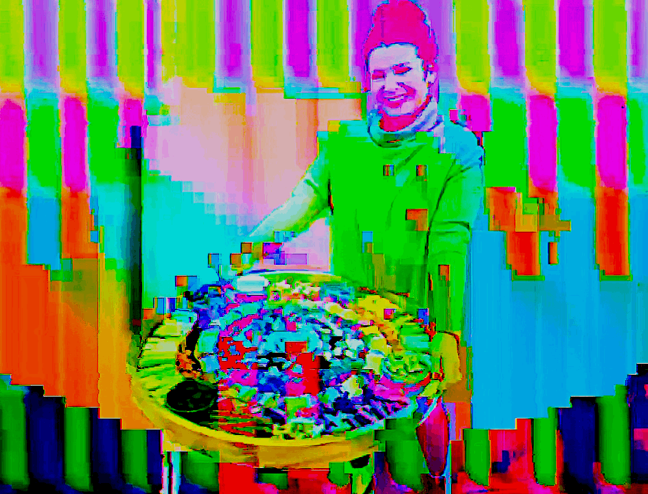 WÖMÄñ WÌ†H §þÄM þLÄ††ÈR