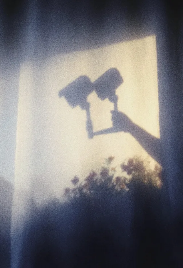peeking