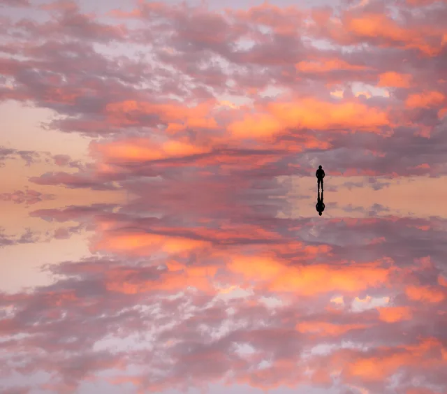 mirrored 3